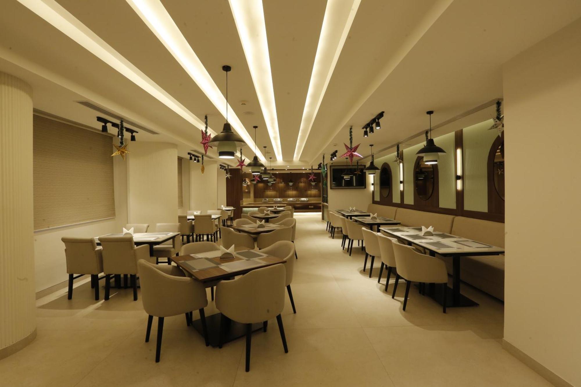 Tulip Inn Zirakpur Экстерьер фото