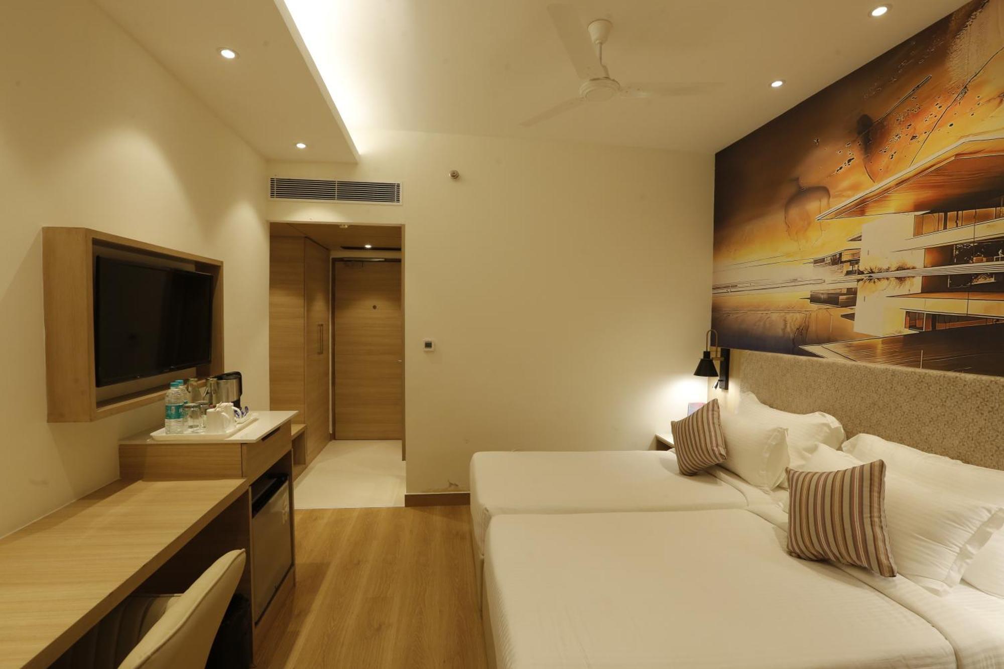 Tulip Inn Zirakpur Экстерьер фото