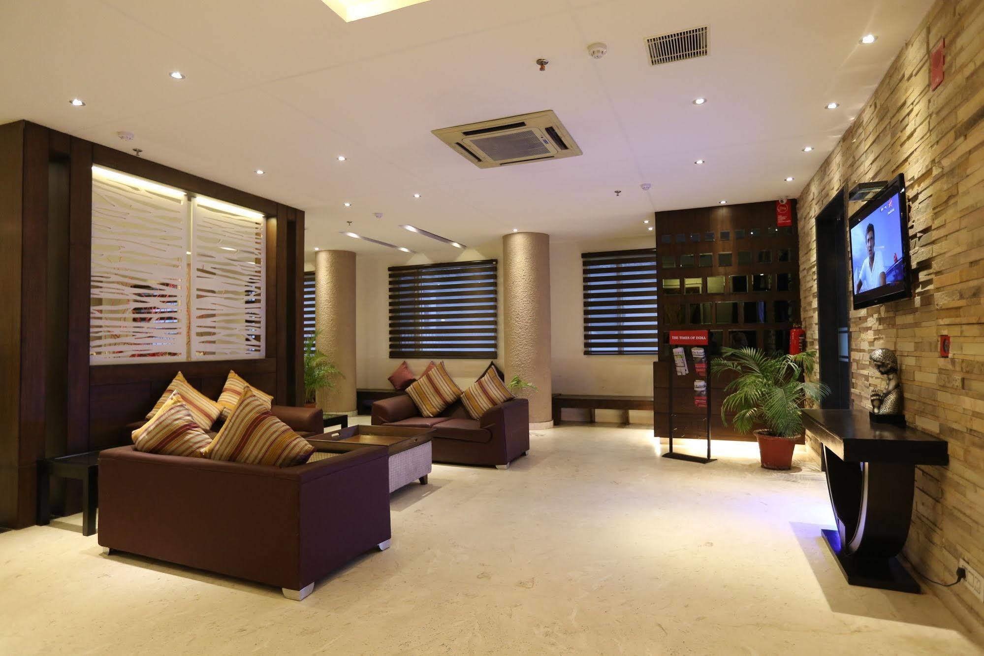 Tulip Inn Zirakpur Экстерьер фото